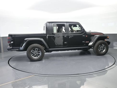 Used 2026 Jeep Gladiator Mojave AWD/4WD image 7