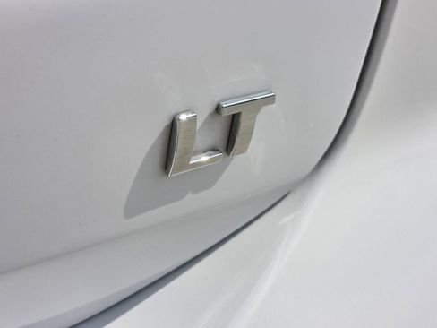 Used 2022 Chevrolet Equinox LT FWD image 10