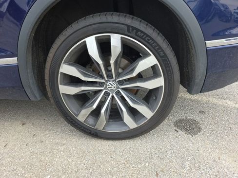 Used 2021 Volkswagen Tiguan SEL Premium R-Line w/ 3rd Row Seat Package AWD/4WD image 23