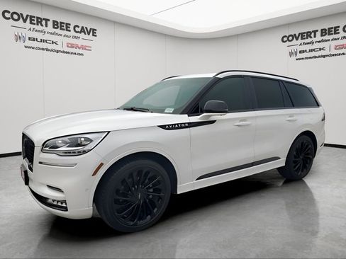 Used 2023 Lincoln Aviator Reserve w/ Equipment Group 201A image 3