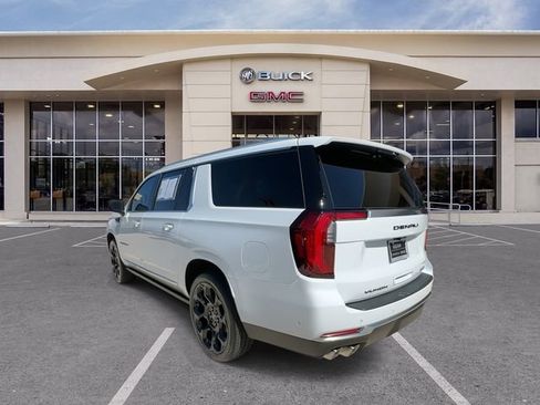 Certified 2026 GMC Yukon XL Denali w/ Denali Reserve Package AWD/4WD image 11