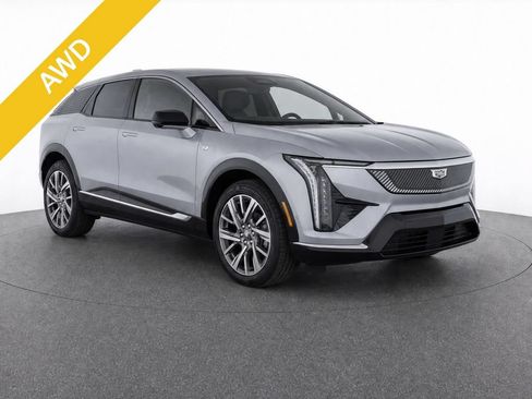 Used 2025 Cadillac Optiq Luxury 1 AWD/4WD image 2