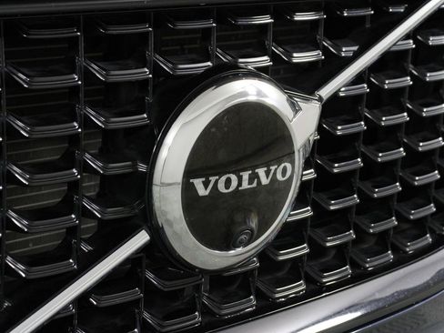 Certified 2023 Volvo XC60 T8 Plus w/ Climate Package AWD/4WD image 25