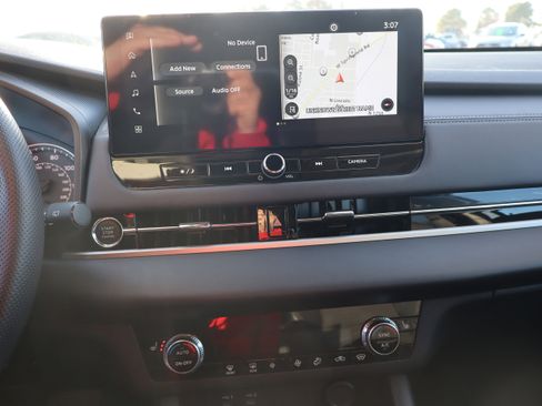 Used 2025 Mitsubishi Outlander SE image 19