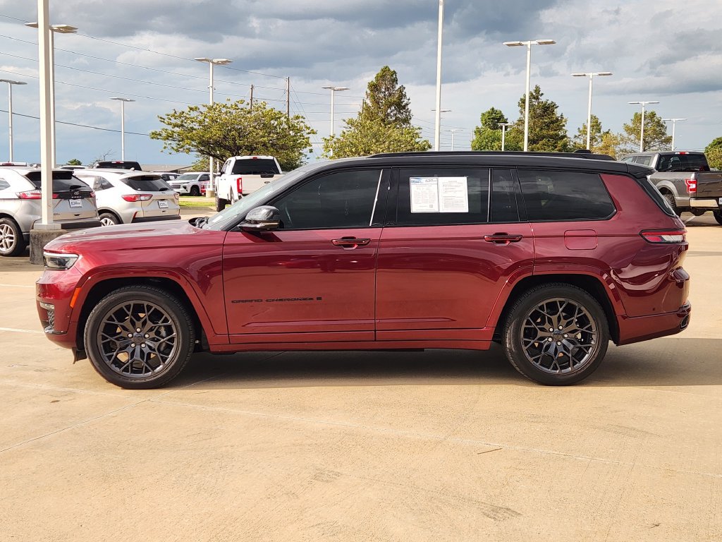 Used 2023 Jeep Grand Cherokee L Summit w/ High Altitude Package AWD/4WD image 4