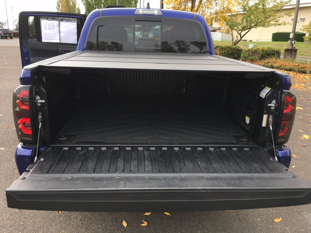 Used 2022 Toyota Tacoma Limited w/ Black Out Package (TMS) AWD/4WD image 39