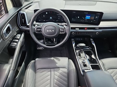 Certified 2024 Kia Sorento SX Prestige AWD/4WD image 11