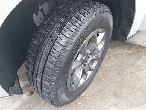 Used 2023 Ford Maverick XLT image 30