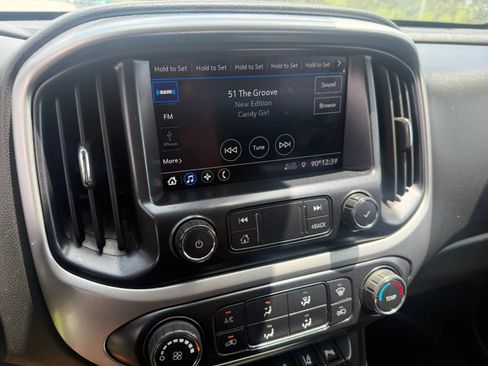 Used 2022 Chevrolet Colorado LT w/ Safety Package RWD image 13