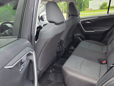 Used 2024 Toyota RAV4 XLE FWD image 5
