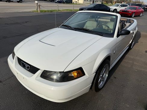Used 2004 Ford Mustang Deluxe Convertible image 26