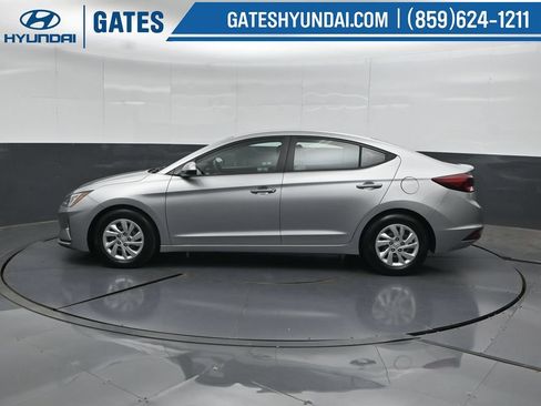 Used 2020 Hyundai Elantra SE FWD image 7