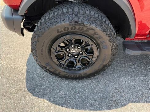 Used 2023 Ford Bronco Wildtrak AWD/4WD image 25