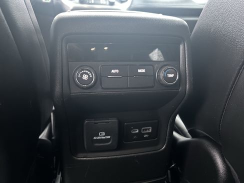 Used 2023 GMC Acadia SLT w/ Elevation Edition image 24