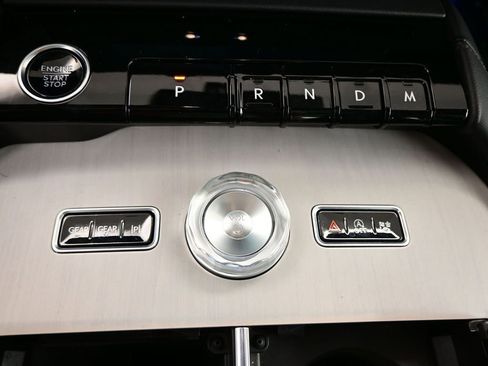 Used 2025 Lincoln Navigator Reserve image 19