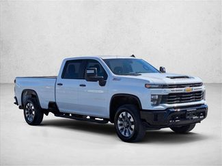 Used 2025 Chevrolet Silverado 2500 Custom w/ Custom Value Package AWD/4WD video 3