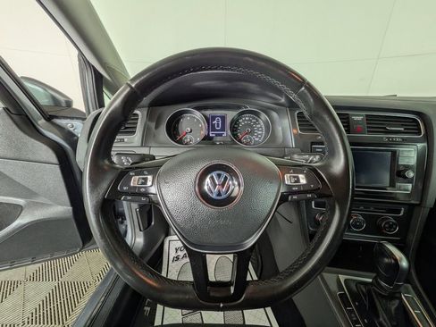 Used 2019 Volkswagen Golf S image 19