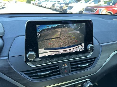 Used 2023 Nissan Altima 2.5 SV image 17