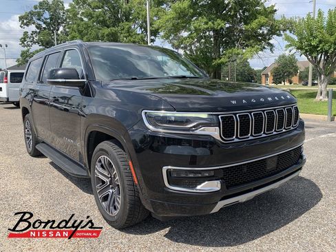 Used 2024 Jeep Wagoneer L Series II w/ Flexible Seating Group AWD/4WD image 1