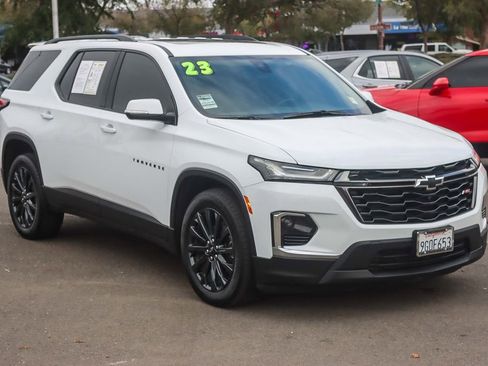 Used 2023 Chevrolet Traverse RS image 5