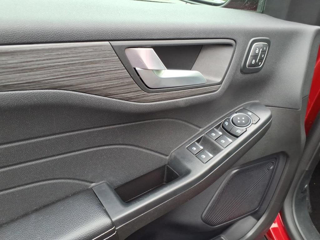 Used 2024 Ford Escape Platinum AWD/4WD image 15