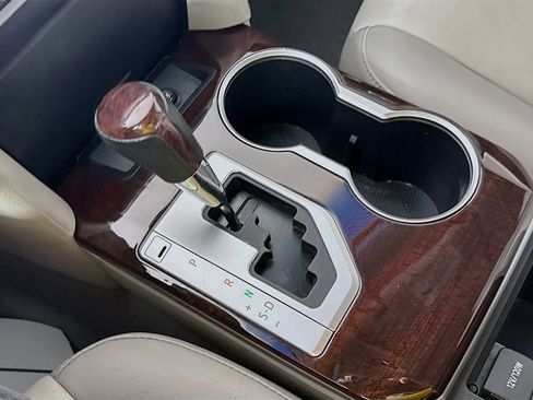 Used 2013 Toyota Camry XLE w/ Convenience Pkg image 20