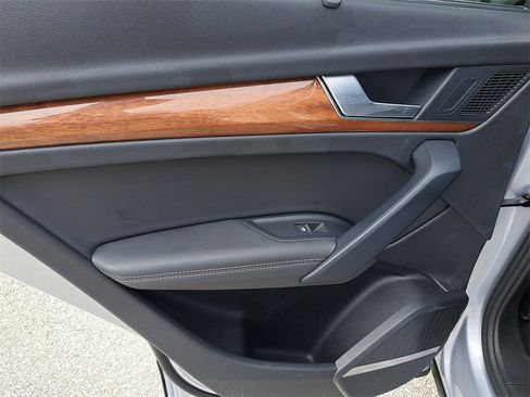 Certified 2023 Audi Q5 2.0T Prestige image 29