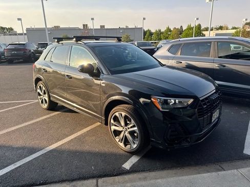 Used 2021 Audi Q3 2.0T Premium w/ Convenience Package AWD/4WD image 2