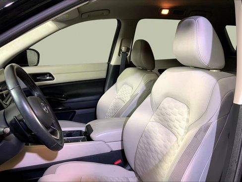 Used 2022 Nissan Pathfinder SV w/ SV Black Package image 15