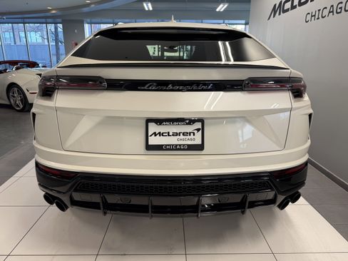 Used 2022 Lamborghini Urus image 2