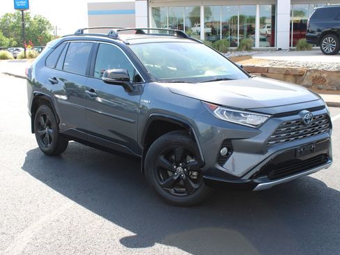 Used 2020 Toyota RAV4 XSE AWD/4WD image 2