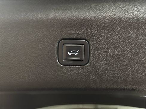 Used 2019 Buick Enclave Essence w/ LPO, Cargo Package image 14