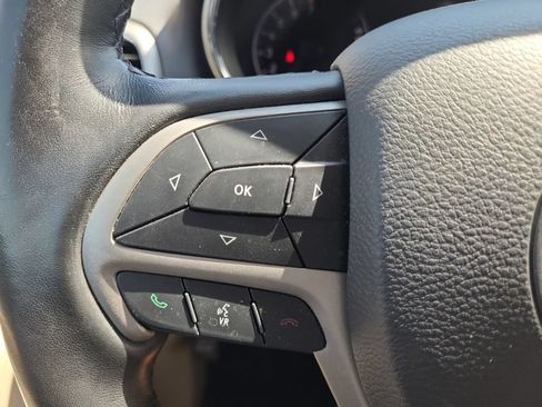 Used 2020 Jeep Grand Cherokee Limited AWD/4WD image 22