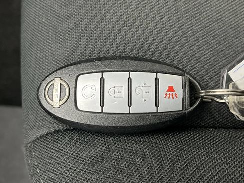 Used 2020 Nissan Pathfinder SV AWD/4WD image 25