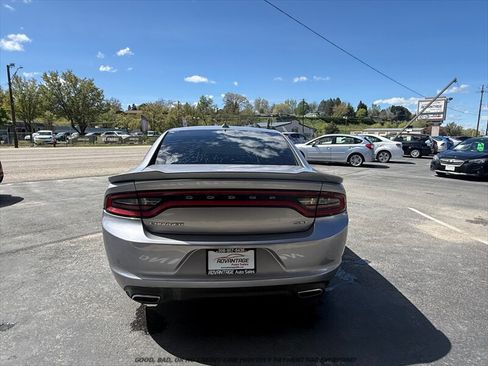 Used 2015 Dodge Charger SXT RWD image 6