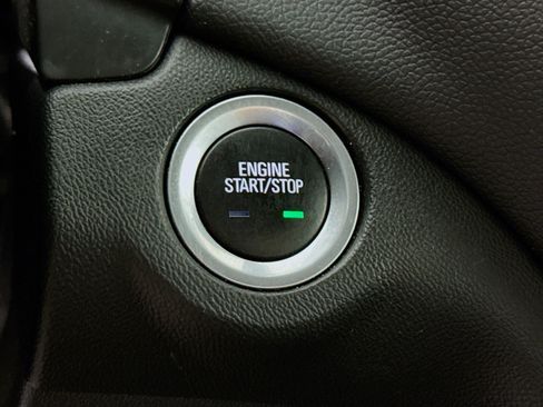 Used 2022 Chevrolet Equinox LT w/ Driver Convenience Package FWD image 21