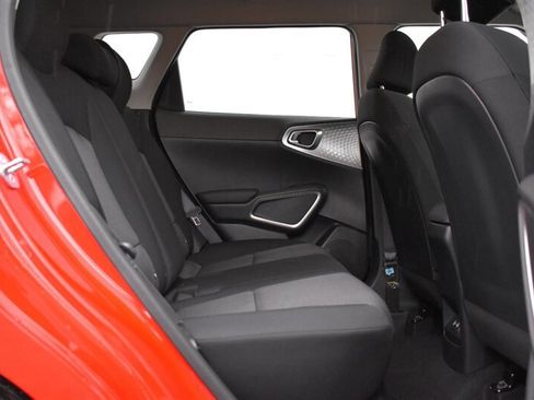 Used 2023 Kia Soul S FWD image 28