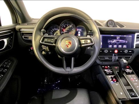 Certified 2026 Porsche Macan AWD/4WD image 13