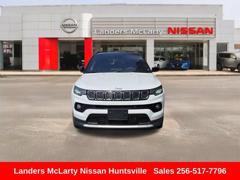 Used 2025 Jeep Compass Limited AWD/4WD image 11