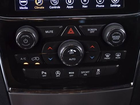 Used 2021 Jeep Grand Cherokee Laredo X RWD image 13