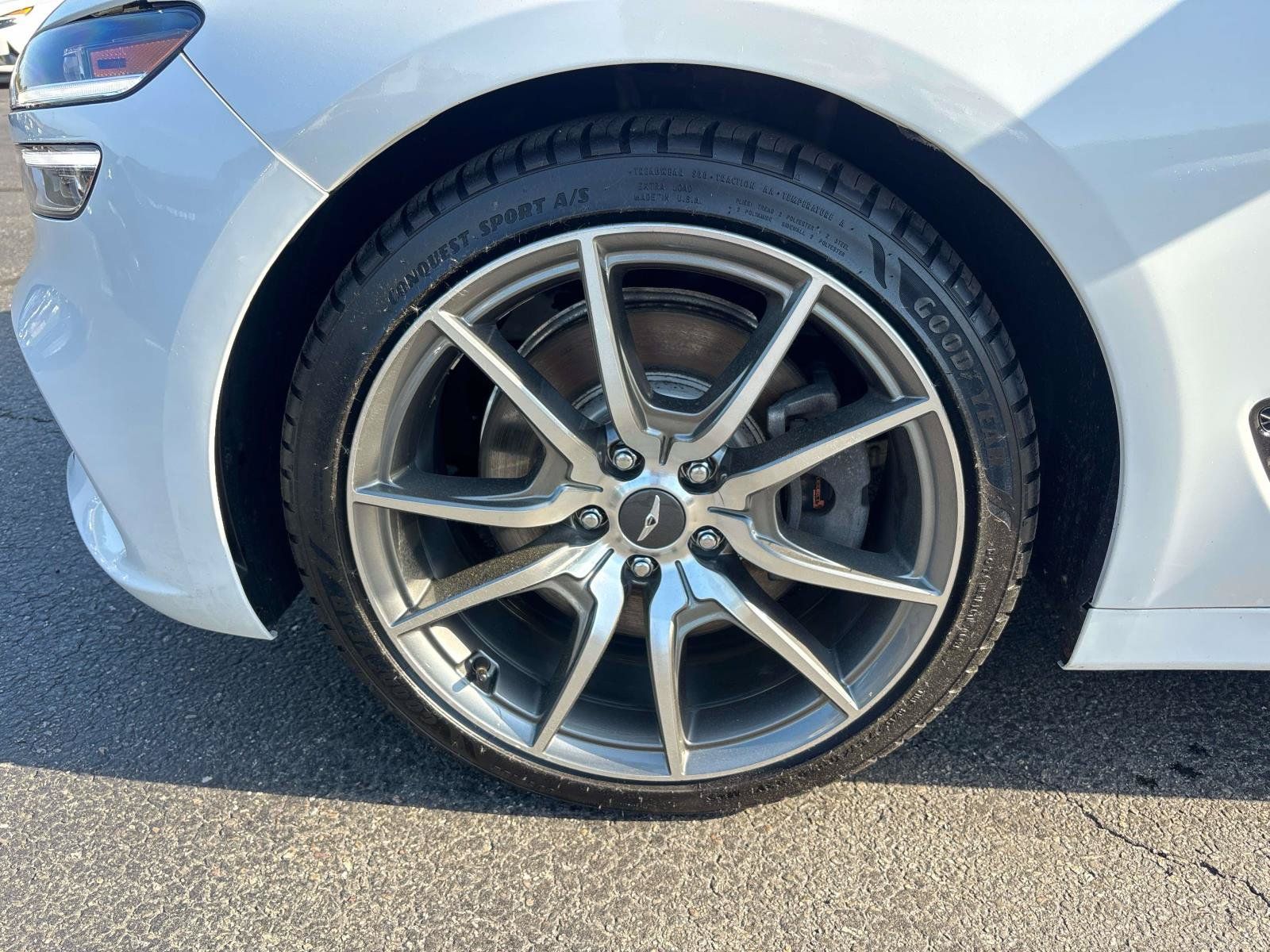 Used 2022 Genesis G70 3.3T AWD/4WD image 6
