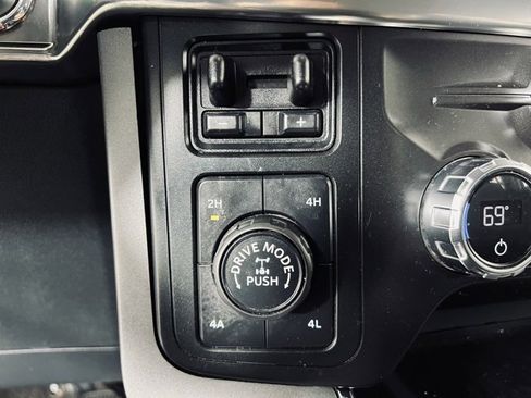 Used 2021 Ford F150 Lariat w/ Max Trailer Tow Package image 31