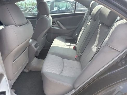 Used 2010 Toyota Camry SE FWD image 4