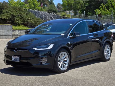 Used 2018 Tesla Model X 75D AWD/4WD image 10
