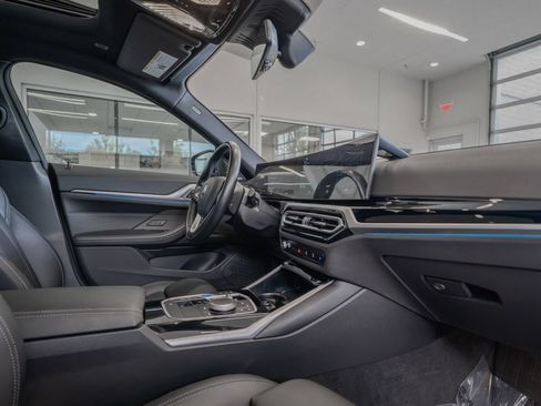 Used 2023 BMW i4 eDrive35 RWD image 17