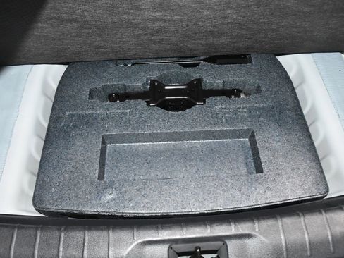 Certified 2025 Nissan Altima 2.5 SR image 28