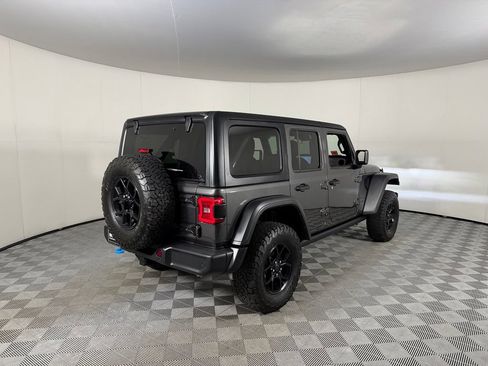 Used 2024 Jeep Wrangler Unlimited AWD/4WD image 7