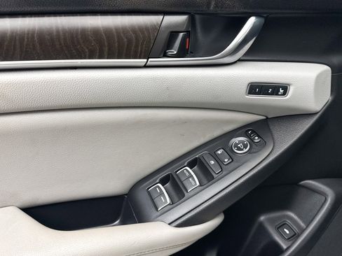 Used 2019 Honda Accord EX-L image 30