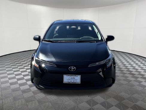 Used 2025 Toyota Corolla LE FWD image 2