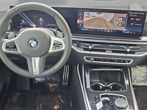 Used 2027 BMW X7 xDrive40i w/ M Sport Package AWD/4WD image 34